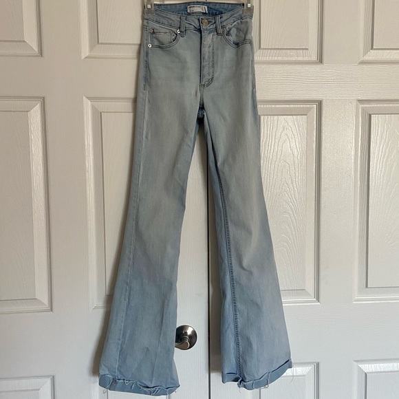 High Rise Flare Jean - Picture 4 of 6